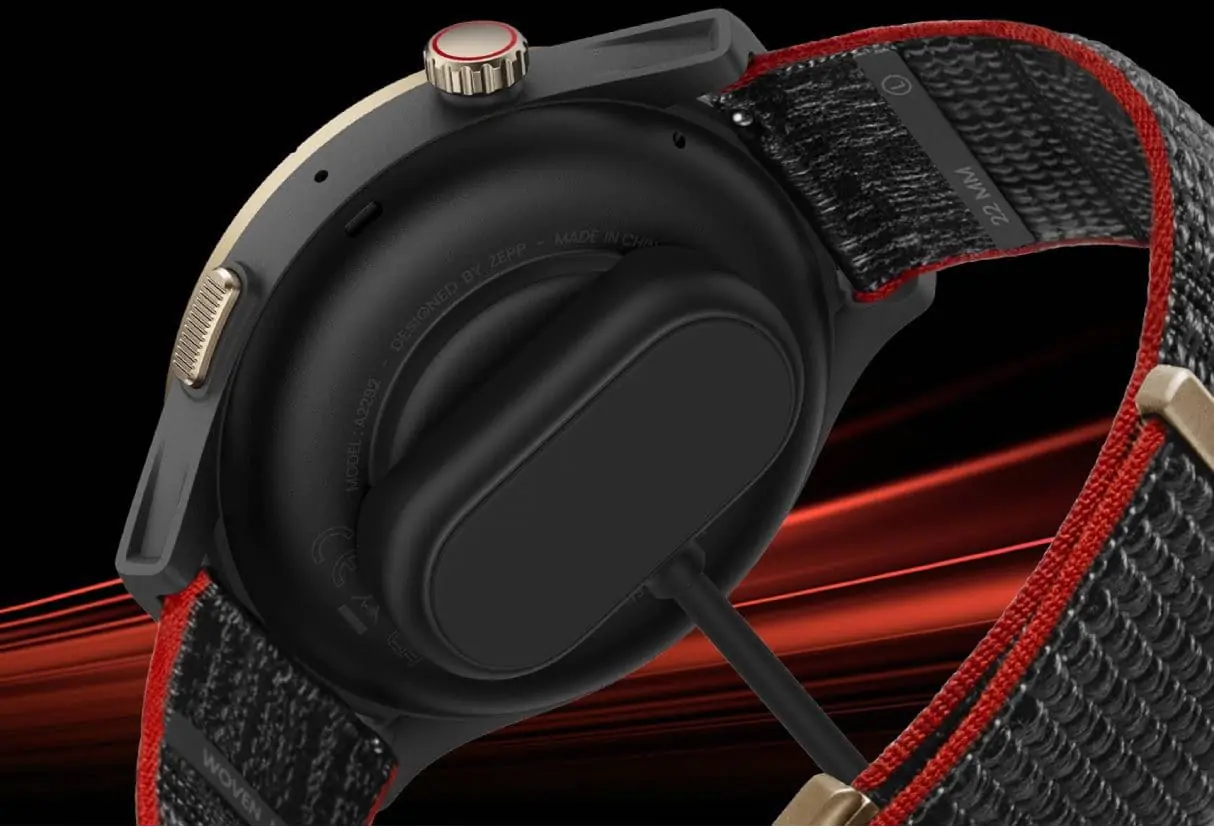 Smartwatch Cheetah Pro Amazfit z infografiką czasu pracy baterii w trybie standardowym, GPS i energooszczędnym