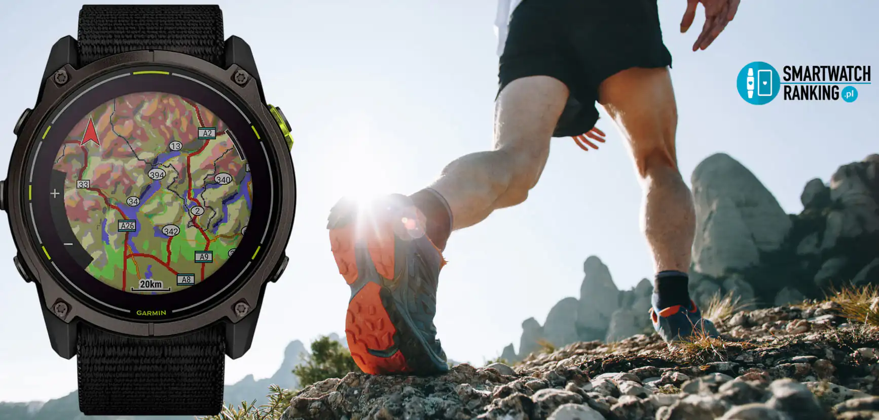 Biegacz trenujący na szlaku outdoorowym, sprawdzający trasę na smartwatchu Garmin Enduro 3 z aktywną, kolorową mapą Polski