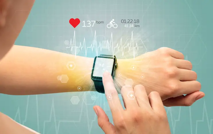 Jak działa pomiar ciśnienia w zegarku i jakie opinie ma smartwatch mierzący ciśnienie krwi? Ciśnieniomierz w zegarku bez tajemnic