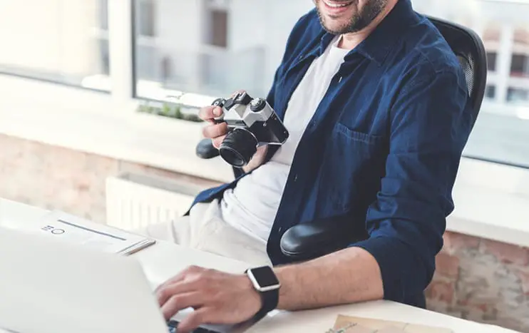 Smartwatch z aparatem i kamerą: czy warto i czy jest dobry? Na co zwracać uwagę i jaki zegarek fotograficzny będzie najlepszy?