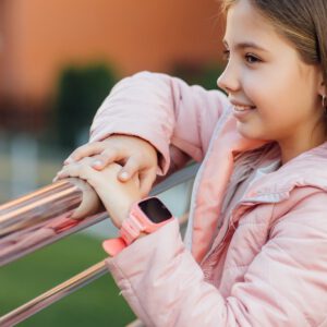 Smartwatch dla dziewczynki w wieku 9, 10, lub 11 lat – jaki wybrać?